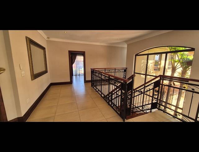 5 BEDROOM HOUSE FOR SALE IN IZINGA RIDGE